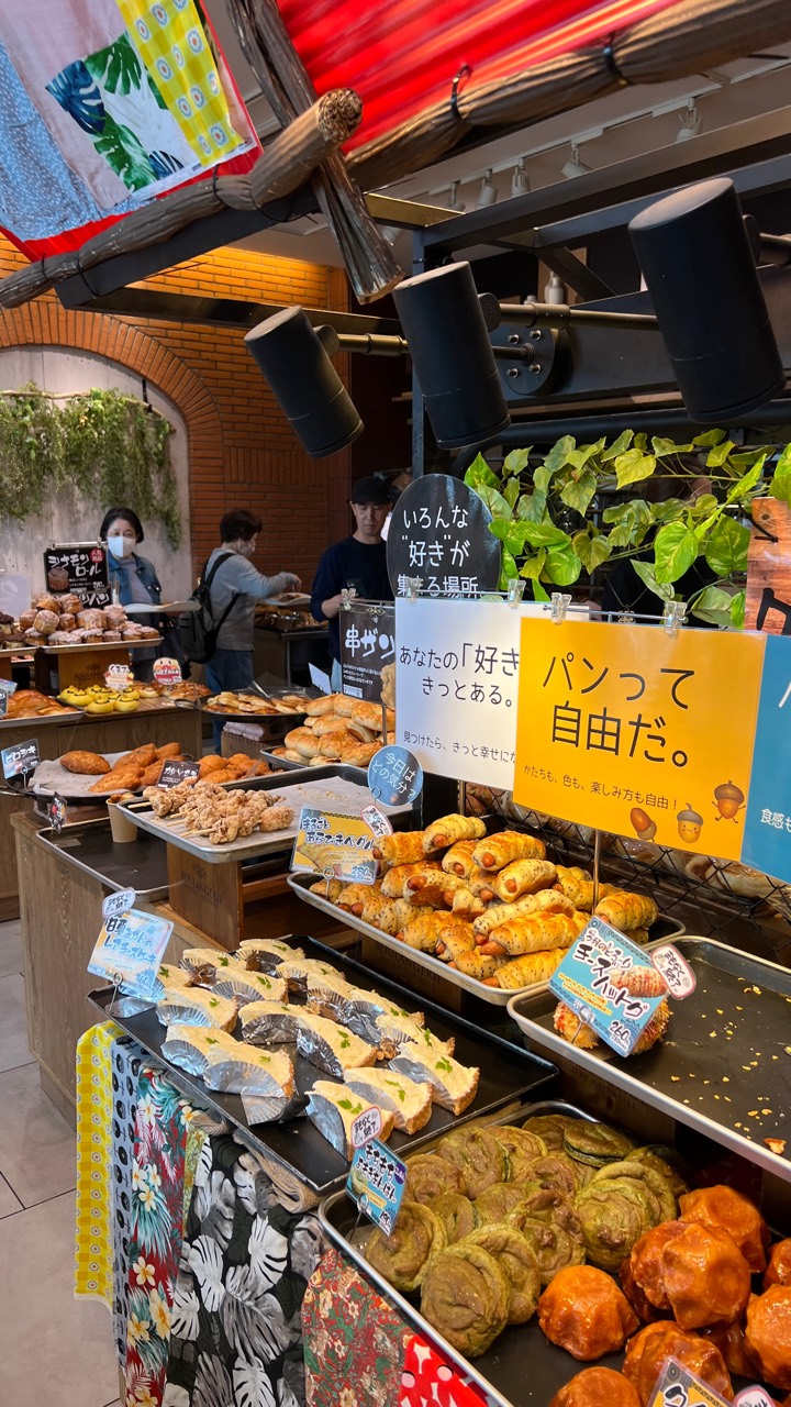 Donguri 店內麵包陳列