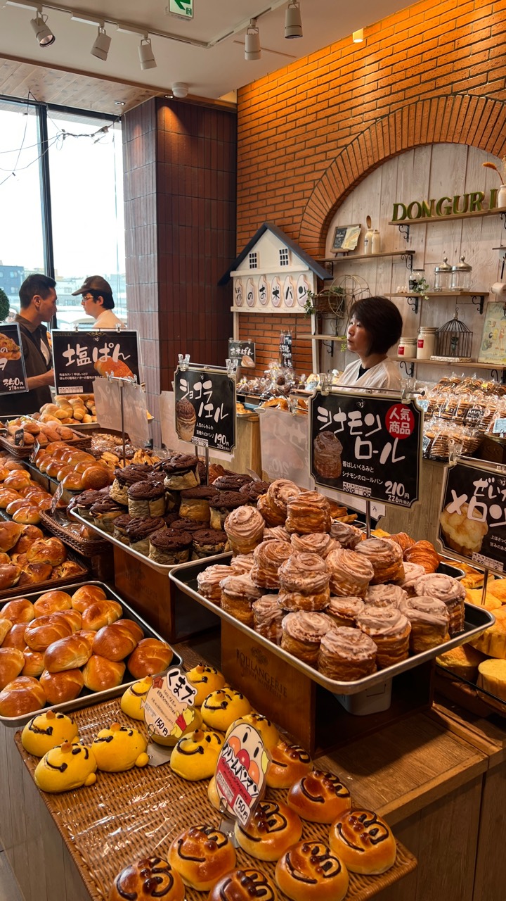 Donguri 甜麵包陳列