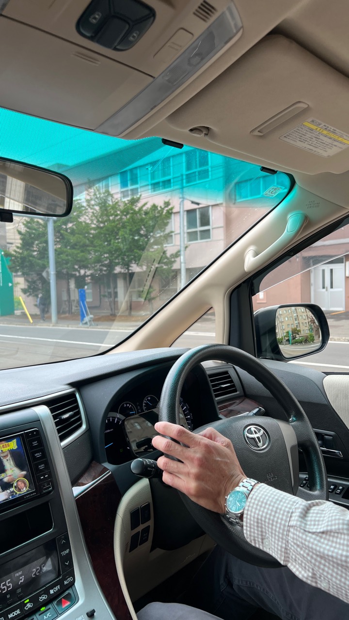 包車司機與車內
