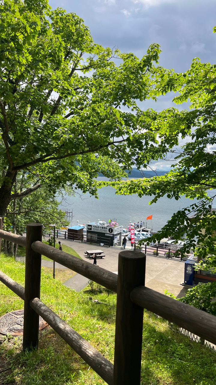 湖畔觀光船碼頭